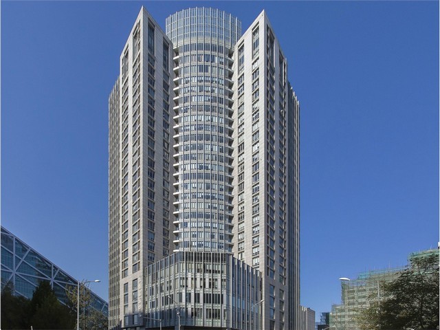 新能源汽车尾板