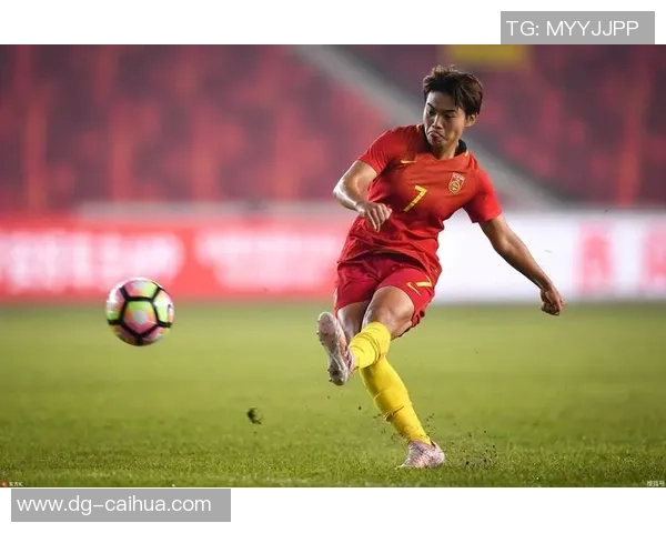 中国足球明星的璀璨之路与荣耀时刻探秘 中国足球明星的璀璨之路与荣耀时刻探秘