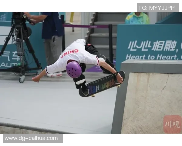 杭州滑板队在世界滑板锦标赛中的团队协作表现及其启示分析 杭州滑板队在世界滑板锦标赛中的团队协作表现及其启示分析